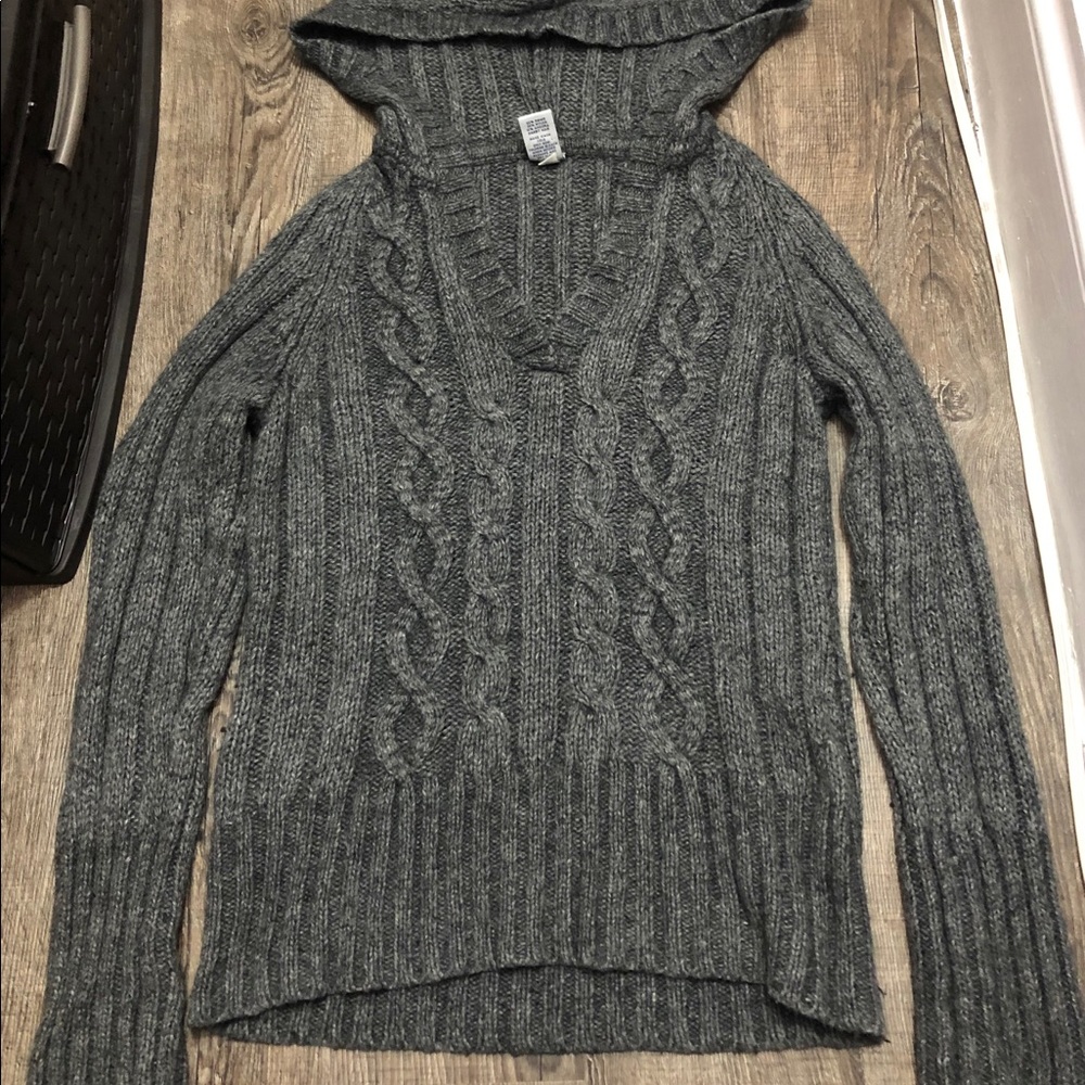 GREY GAP SWEATER WITH HOODIE